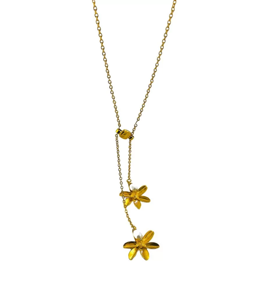 Collier long doré et perles Collier long doré et perles